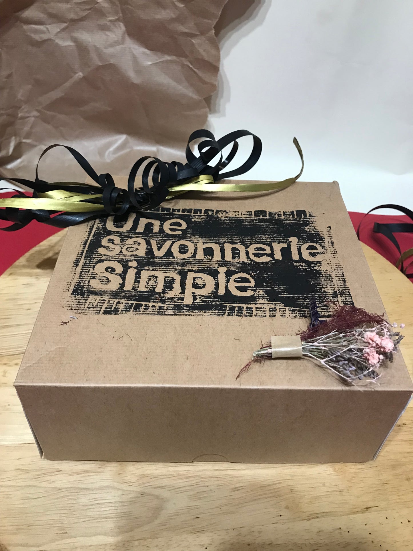 Coffret savons - Un baume à lèvre + une pochette OFFERT